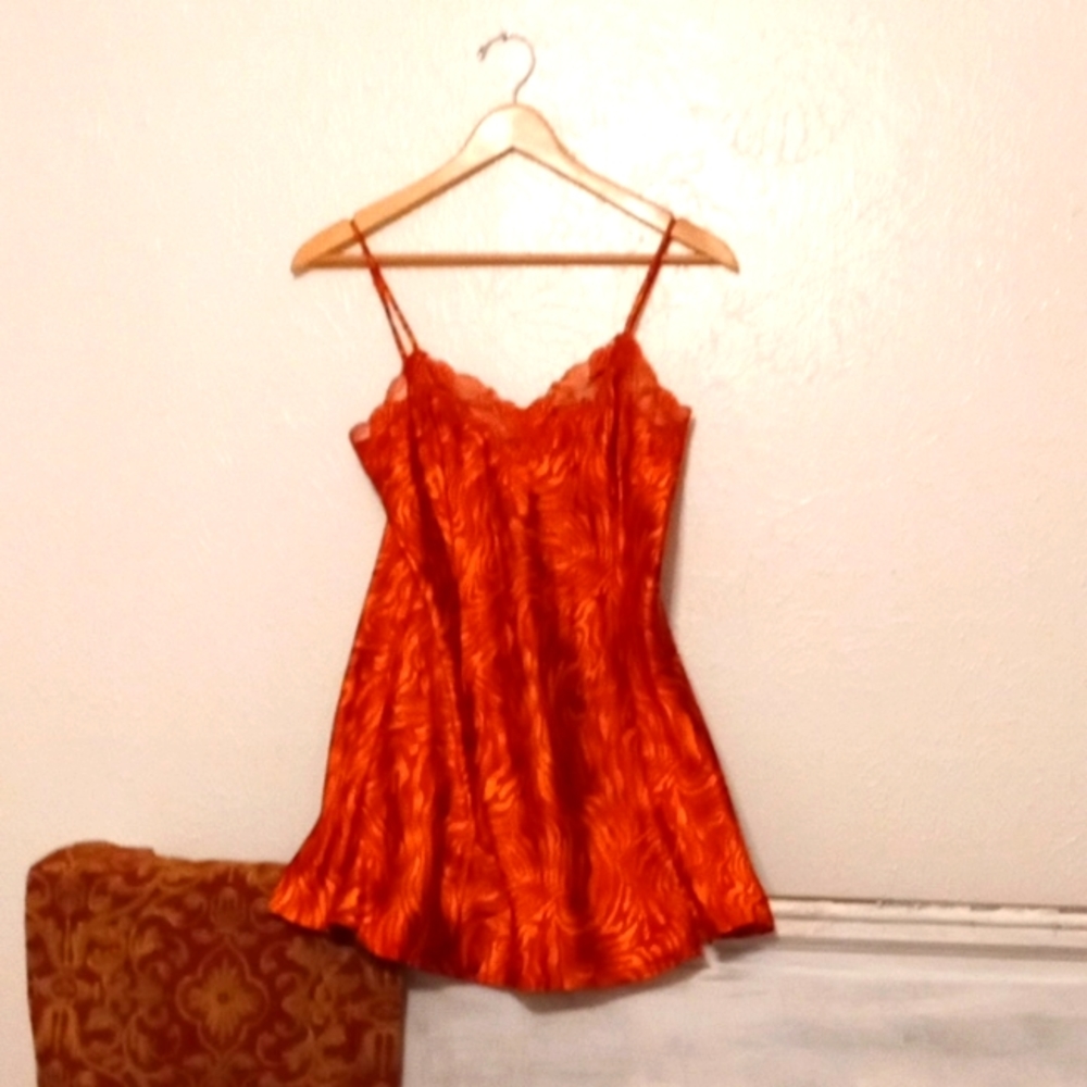 VICTORIA'S SECRET SATIN AND LACE ANIMAL PRINT. NWOT